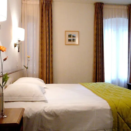 Logis De La Paix Hotel