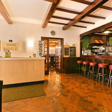 Logis De La Paix Hotel